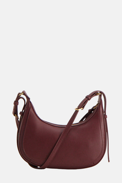 Sac à main bordeaux de MANGO, avec bandoulière réglable et détails métalliques dorés.