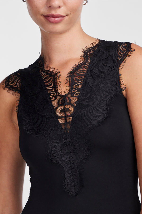 Body Noir - PIECES®