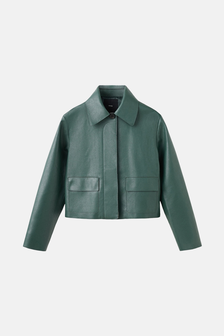 Veste courte verte de MANGO, avec col classique et poches plaquées sur le devant.