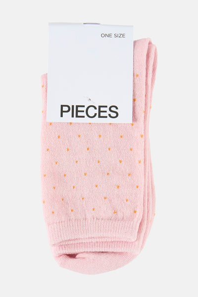 Roze sokken met oranje hartjespatroon van PIECES®.