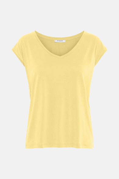 T-shirt jaune à manches courtes de PIECES®, avec un col en V classique.