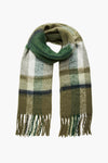 Groene geruite sjaal van PIECES® met een ruitpatroon en decoratieve franjes.