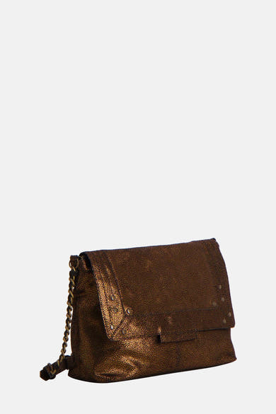 Sac à bandoulière doré de PIECES®, avec une bandoulière chaîne et un motif texturé.