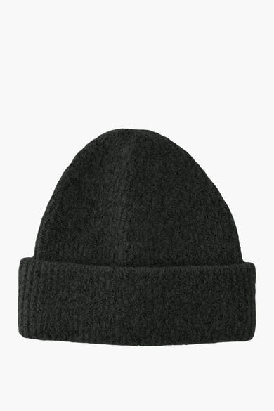 Bonnet noir de PIECES®, en tricot épais avec une texture douce et un revers côtelé.