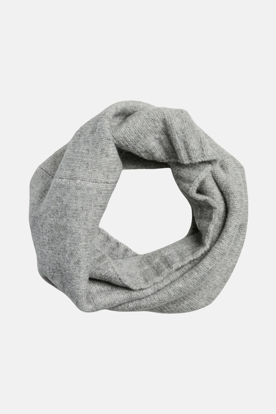 Foulard gris en tricot de PIECES®, avec une texture douce et un design circulaire.