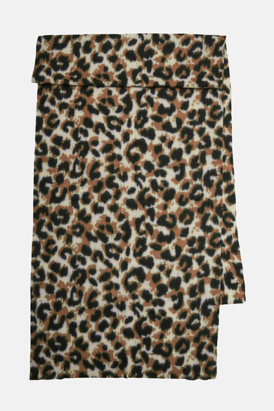 Écharpe à motif léopard de PIECES®, en tons de brun, noir et beige.