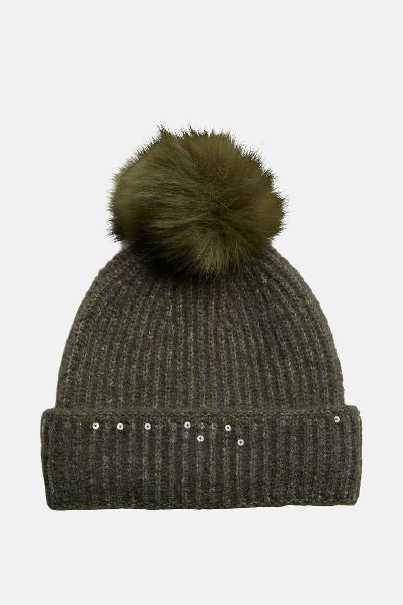Bonnet vert de PIECES® avec un pompon en fausse fourrure et des détails de paillettes décoratives.
