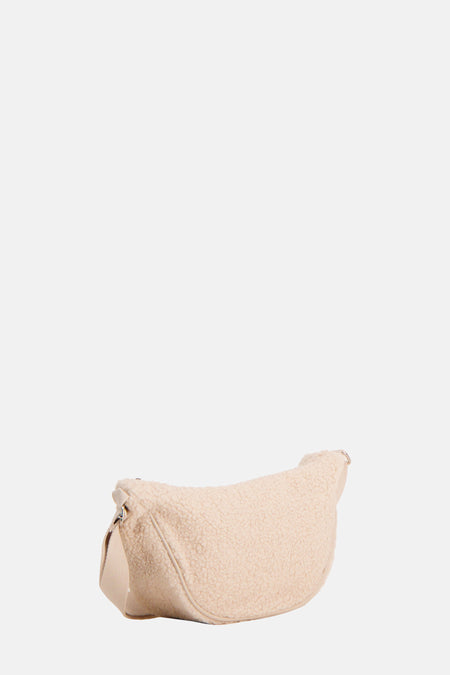 Sac à bandoulière beige en tissu bouclé de PIECES® avec une bandoulière ton sur ton.
