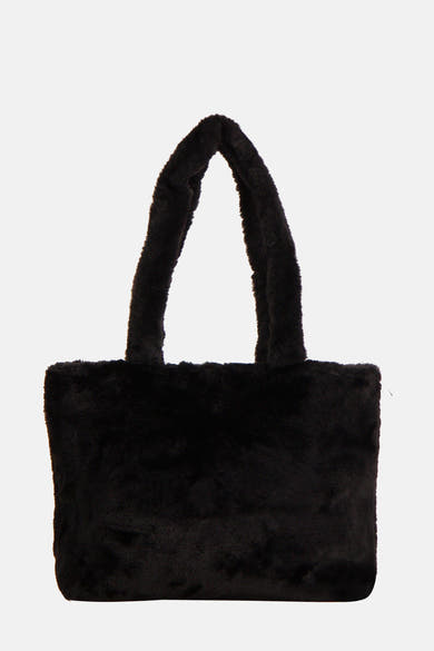 Sac à bandoulière noir en fausse fourrure de PIECES®, avec des anses assorties.