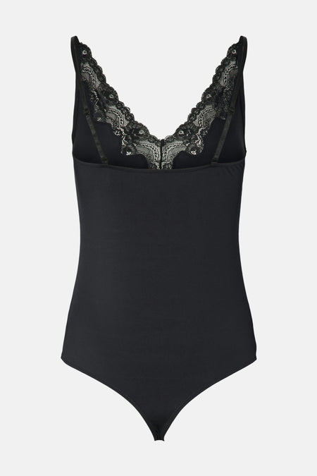 Body noir by PIECES®, avec encolure en dentelle florale, bretelles fines et fermeture à bouton-pression invisible.
