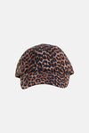 Casquette marron de PIECES® à imprimé léopard, vue de face.