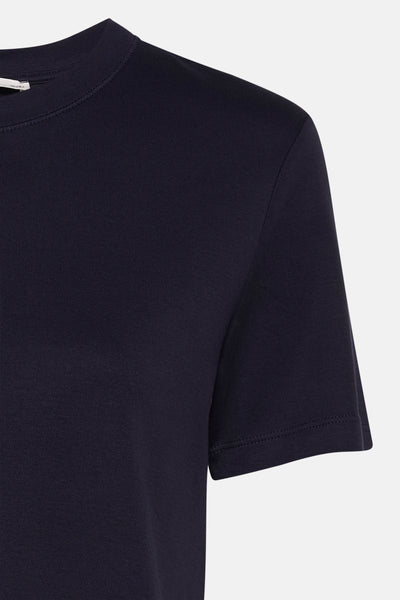 Blauwe T-shirt met korte mouwen van MANGO, met een gladde textuur en een eenvoudige ronde hals.