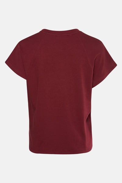 T-shirt bordeaux à manches courtes de MANGO, vu de dos, avec des manches raglan.