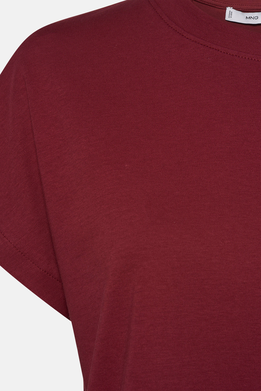 Bordeaux T-shirt met korte mouwen van MANGO, in textuurgebreid, met een relaxte pasvorm.