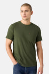 Groen T-shirt met korte mouwen van Levi's®, met borstzakje aan de linkerkant.