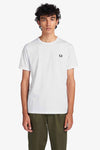 Wit T-shirt met korte mouwen van FRED PERRY, met het lauriertaklogo op de borst.