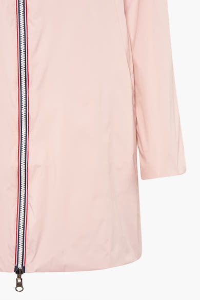 Roze regenjas van LAURA JO met driekleurige ritssluiting en driekwartmouwen.