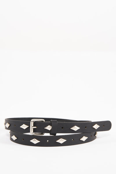 Ceinture noire en cuir par Legend, ornée de clous argentés en losange.