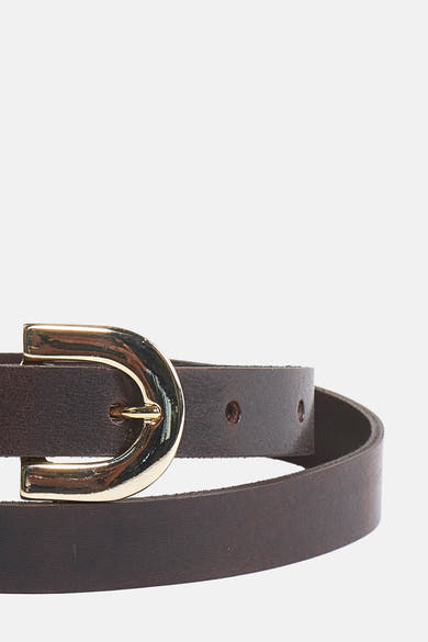 Ceinture brun de Legend, avec une boucle dorée en forme de D et trous de réglage.