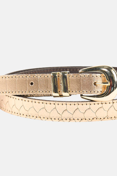 Ceinture dorée en cuir by Legend, avec motif écaille de poisson et boucle dorée brillante.