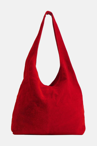 Rode suède handtas van Access®, met een zachte textuur en een casual hobo-ontwerp.