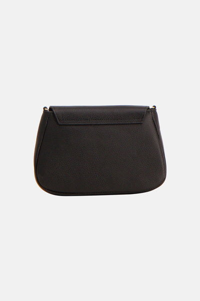 Sac à bandoulière noir d'Access, avec une texture grainée et une fermeture à rabat.
