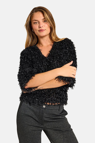 Zwarte blouse met korte mouwen van FREEQUENT, met een crêpe textuur en V-hals.