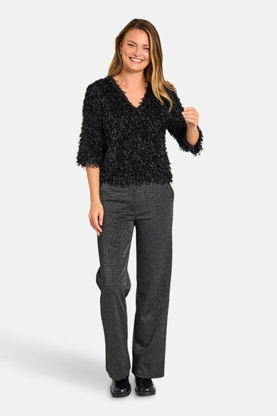 Zwart blouse met korte mouwen van FREEQUENT met een V-hals en een crêpe textuur.