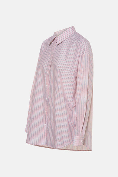 Chemise rose à rayures de FREEQUENT, ornée de petits points brillants, présentée de côté.