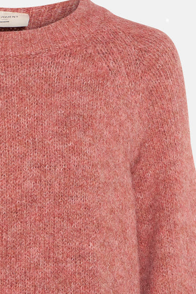 Roze rondehals trui van FREEQUENT, in getextureerd breisel dicht op de hals.