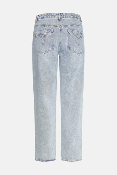 Jean Mom in lichtblauw denim van FREEQUENT, met originele achterzakken.