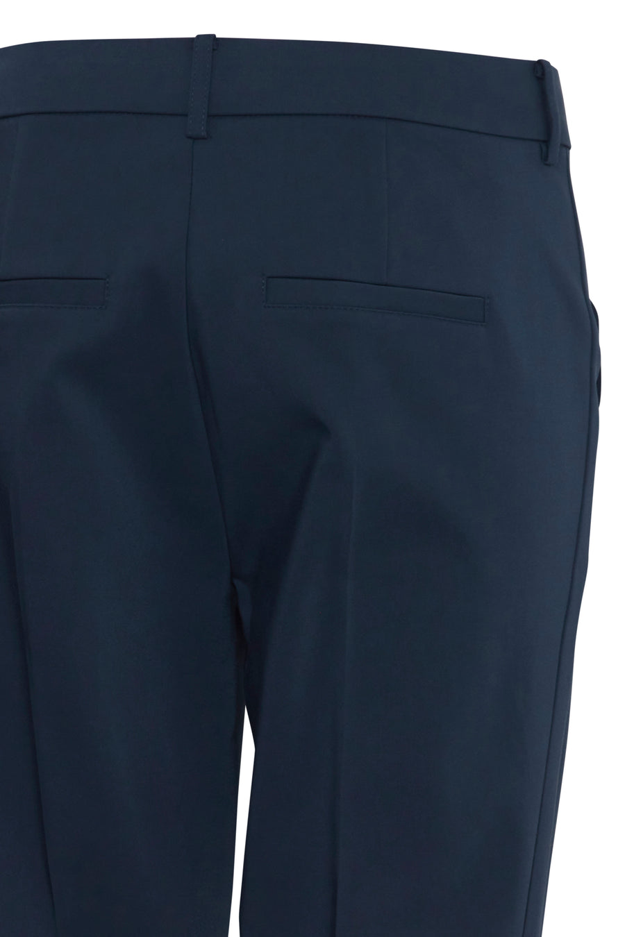 Chino beige de Fransa, détail de poches arrière et passants de ceinture.