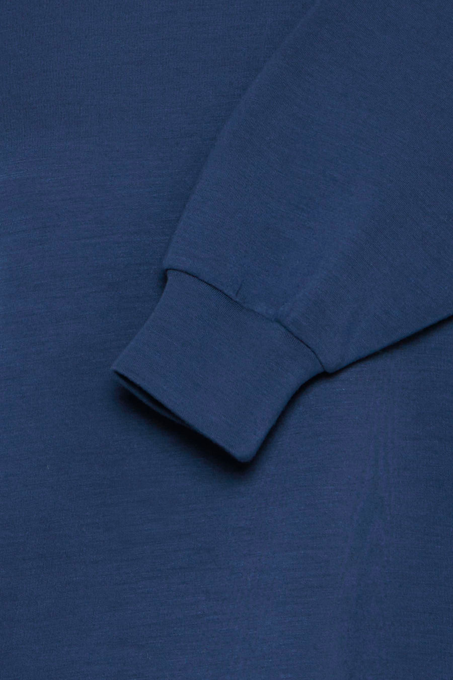 Sweat-shirt bleu de Fransa, manches longues avec poignets resserrés, en tissu texturé.