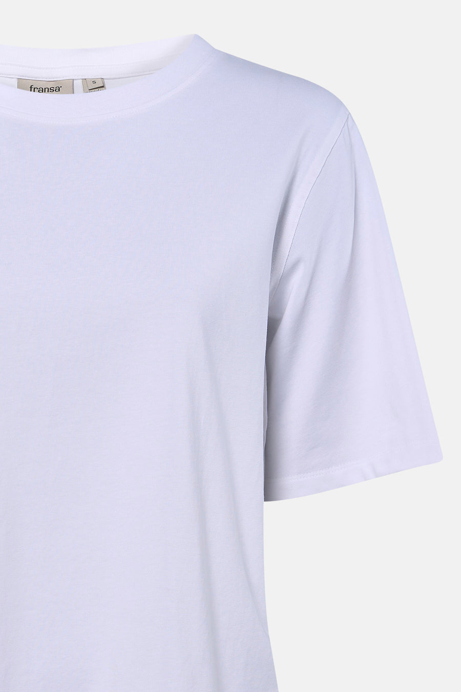 T-shirt blanc à manches courtes de Fransa, en jersey fin avec étiquette de la marque visible.