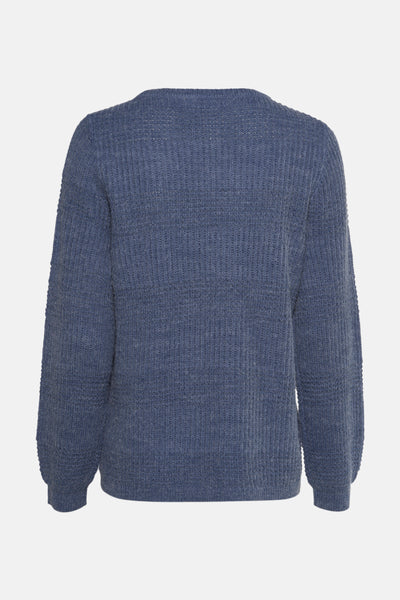 Pull bleu à col rond par Fransa, avec une texture tricotée visible sur une vue arrière.
