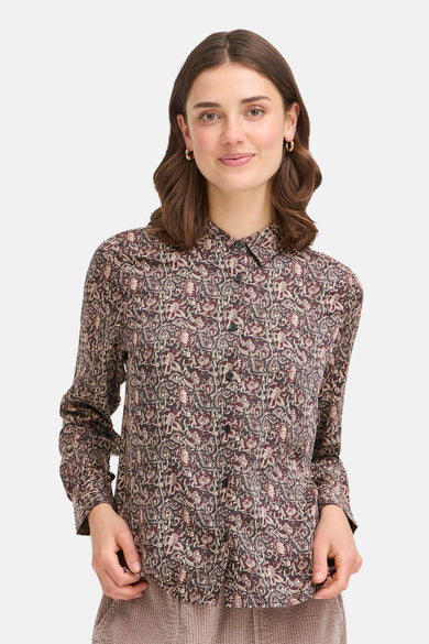 Multikleuren blouse met lange mouwen van Fransa, met een complex bloemenpatroon en zwarte knopen.