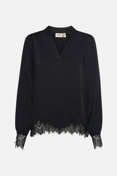 Zwarte blouse met lange mouwen van Fransa, versierd met kant aan de zoom en manchetten.