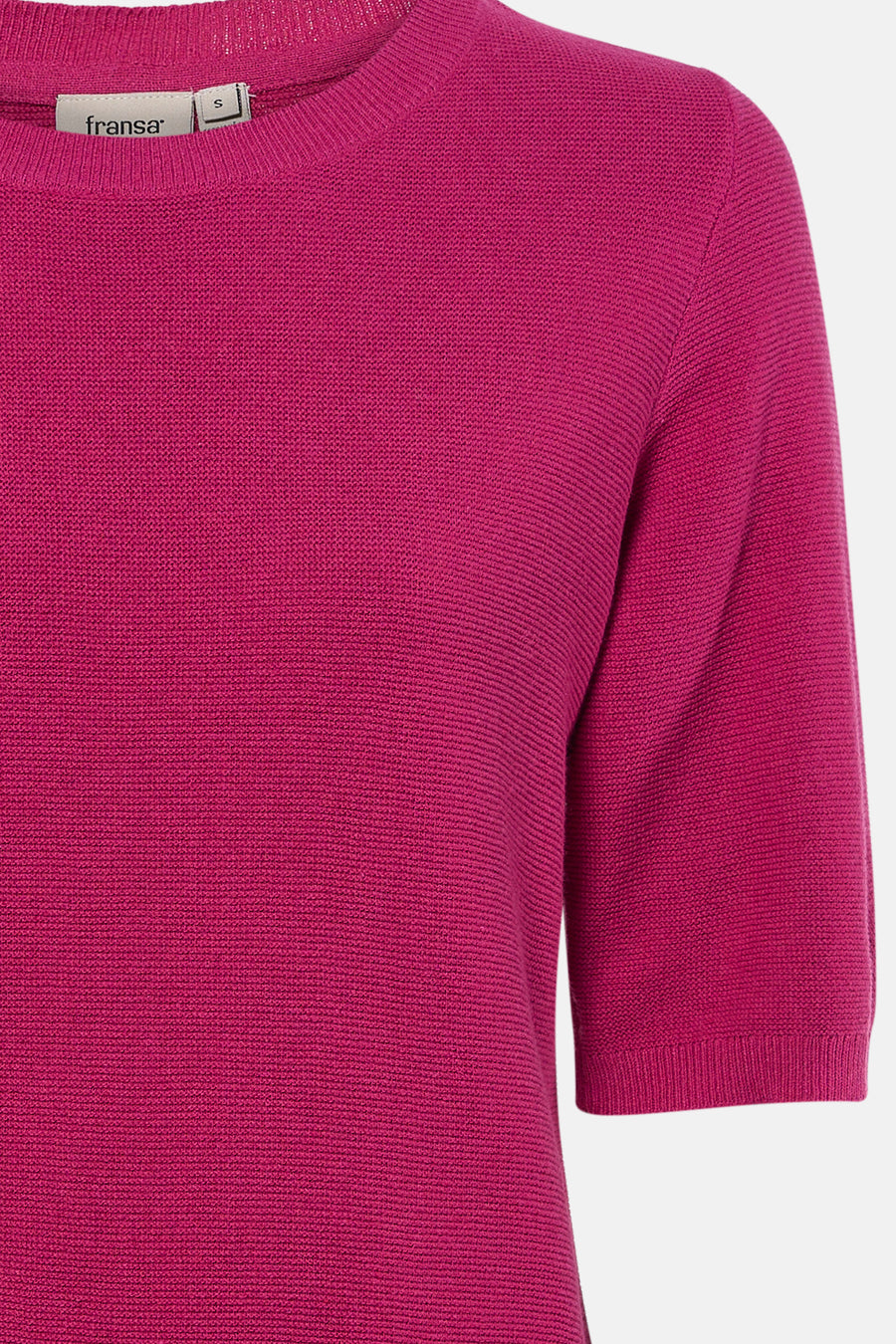 Pull rose à col rond de Fransa, en maille texturée fine.