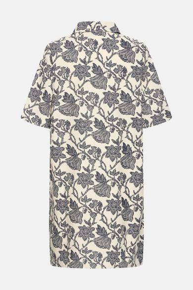 Robe crème à manches courtes et col, motif floral bleu marine de Fransa®, vue de dos.