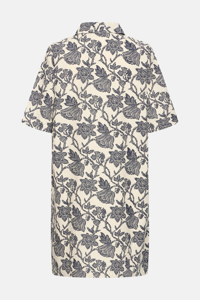 Robe crème à manches courtes et col, motif floral bleu marine de Fransa®, vue de dos.