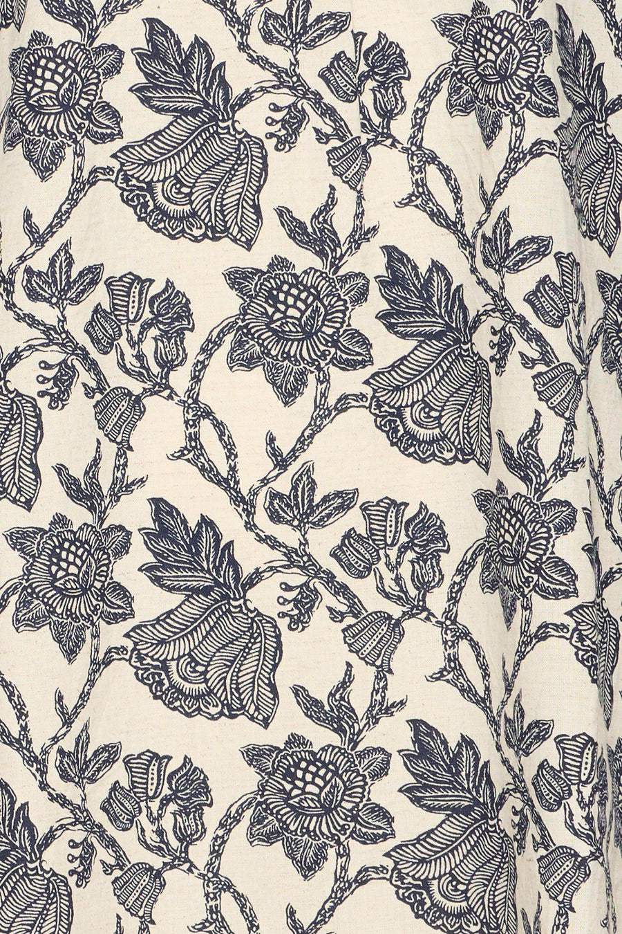 Robe crème de Fransa, à motifs floraux indigo détaillés et branches entrelacées.