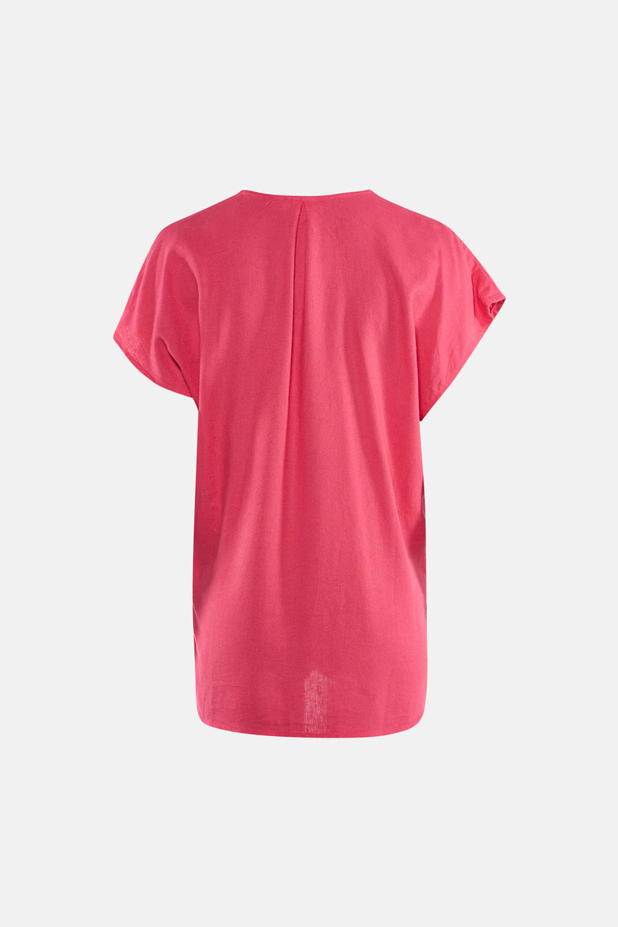 Blouse rose à manches courtes de Fransa, avec un pli creux au dos et une texture légèrement froissée.
