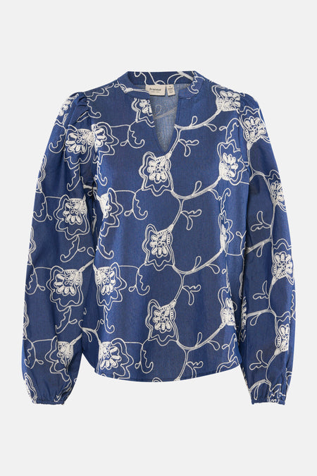Blouse bleue à manches longues de Fransa, avec motif fleuri blanc et encolure en V.
