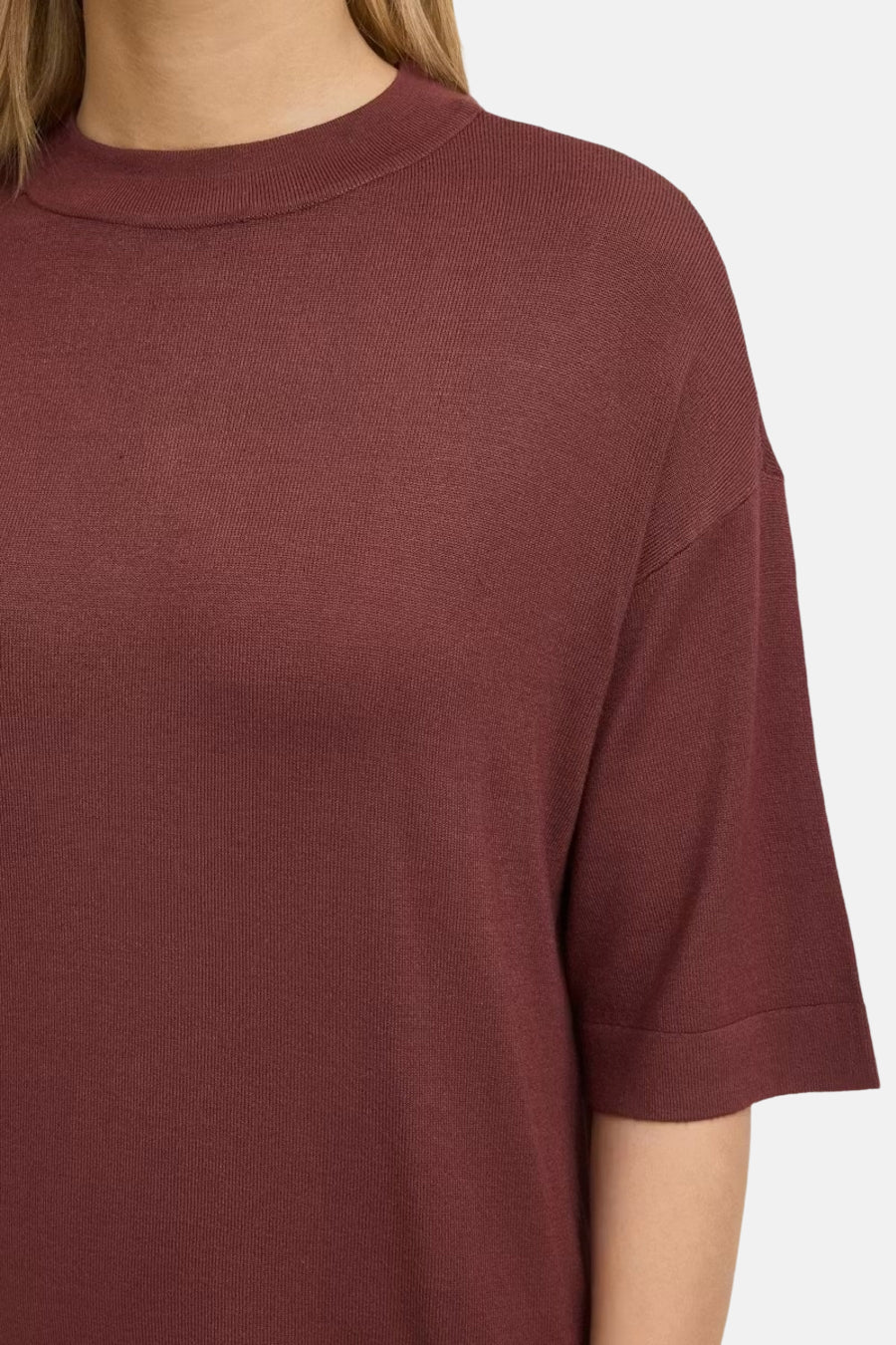 Burgundy ribbed knit round-neck pullover by Fransa, short sleeves, close-up front view