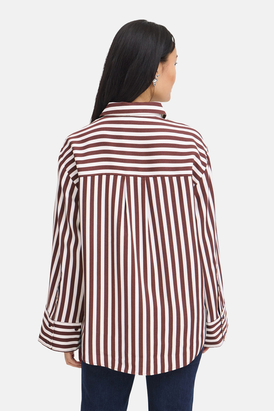 Chemise à manches longues multicolore à rayures verticales marron et blanches, vue dos, par Fransa®, avec col classique et poignets boutonnés