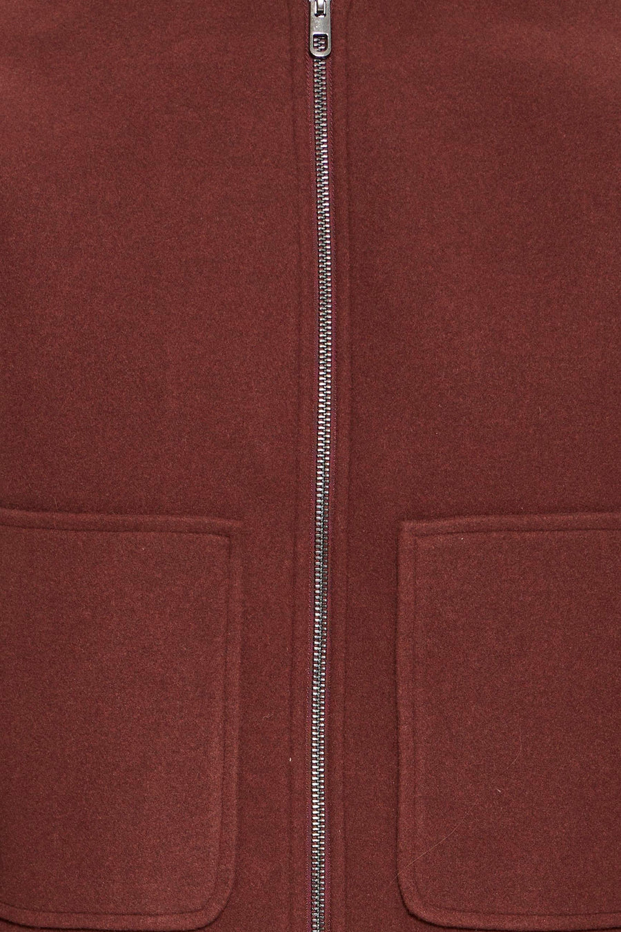 Veste courte marron par Fransa®, zip métallique central, poches plaquées, texture douce, vue frontale rapprochée