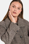 Veste courte taupe de FREEQUENT, à motif chevrons et double boutonnage.