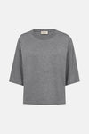 Pull à col rond gris de FREEQUENT, en maille texturée, avec des manches courtes.