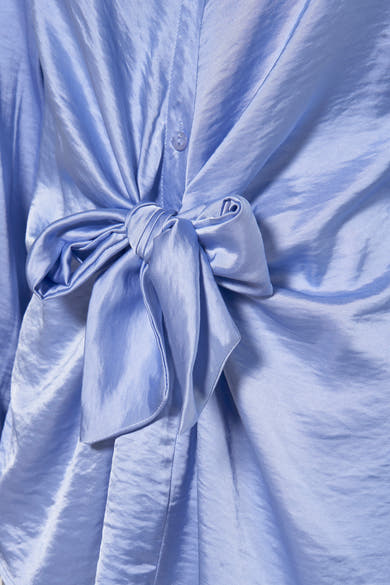Blauwe blouse met lange mouwen van FREEQUENT, met een decoratieve strik en een satijnen textuur.