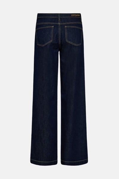 Wijde spijkerbroek in donkerblauw denim van FREEQUENT, met achterzakken en contrasterende stiksels.